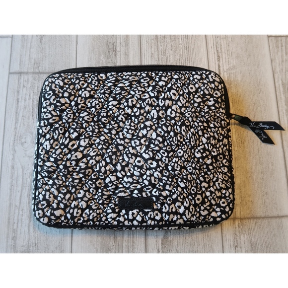 Vera Bradley Accessories - Vera Bradley Camocat Tablet Sleeve EUC